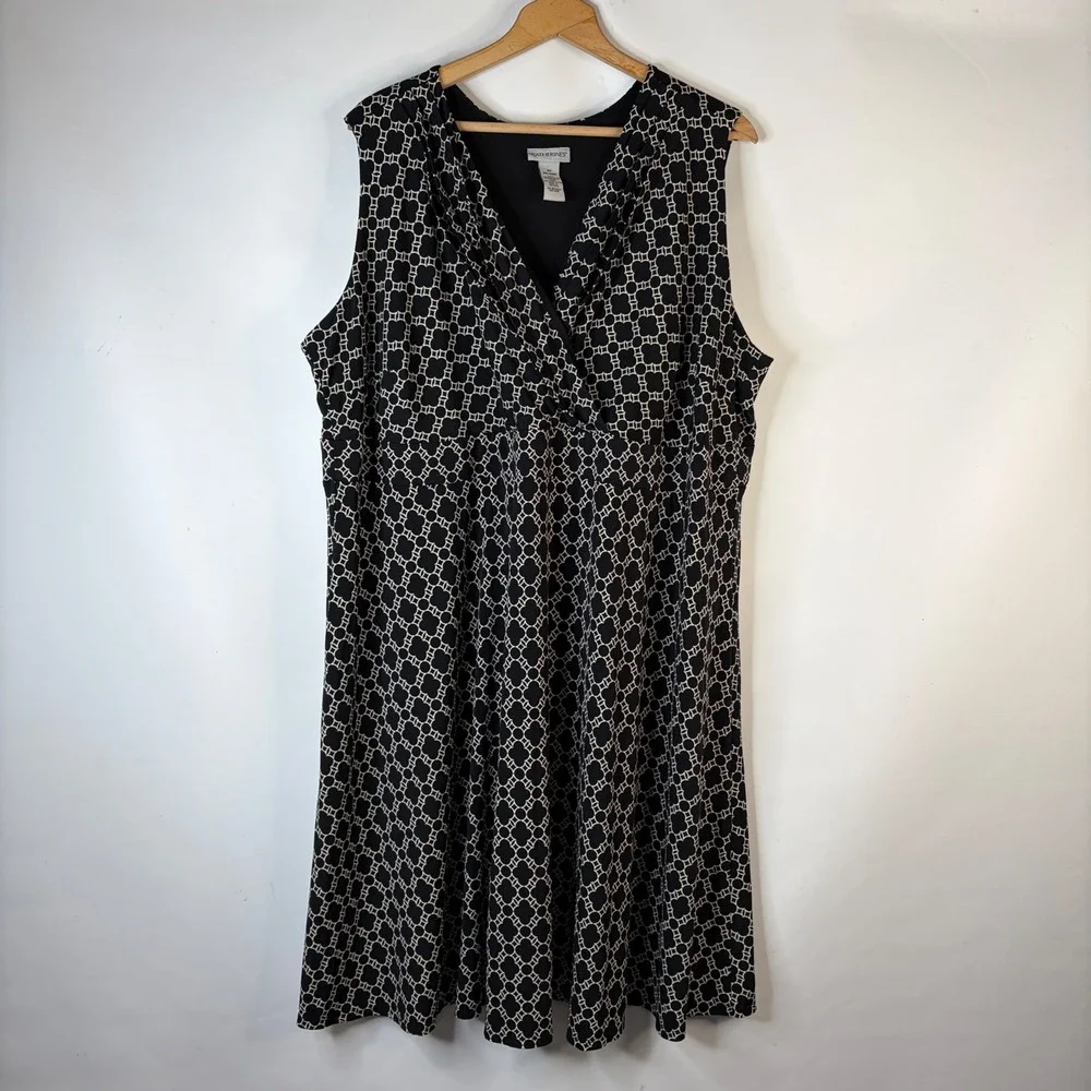Catherines Dress Womens 3X Black White Geometric Surplice V-Neck A-Line Lined